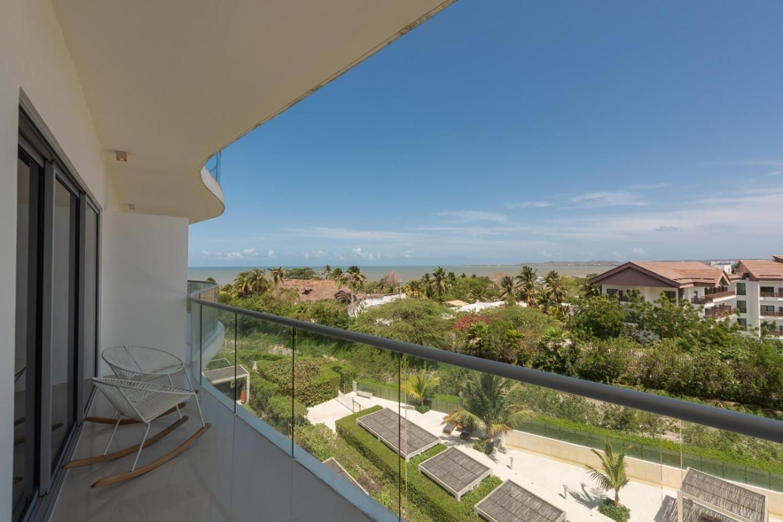 Frente Al Mar, Con Playa Y 4 Piscinas En Apartamento *