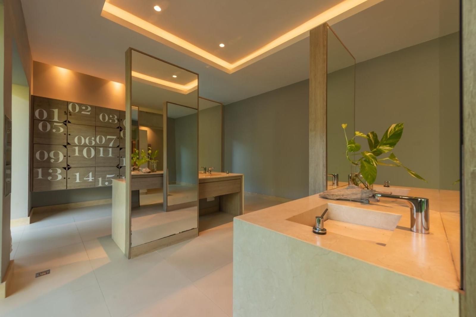 Frente Al Mar, Con Playa Y 4 Piscinas En * Cartagena