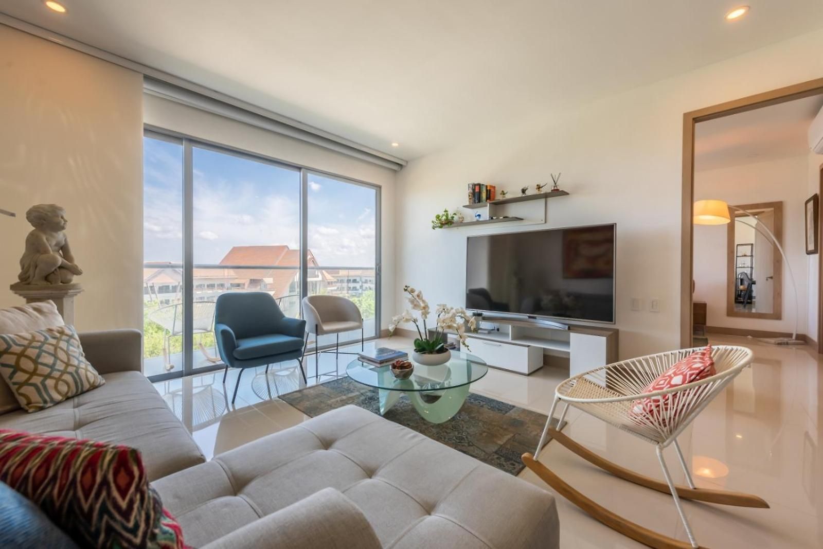 Frente Al Mar, Con Playa Y 4 Piscinas En Apartamento *