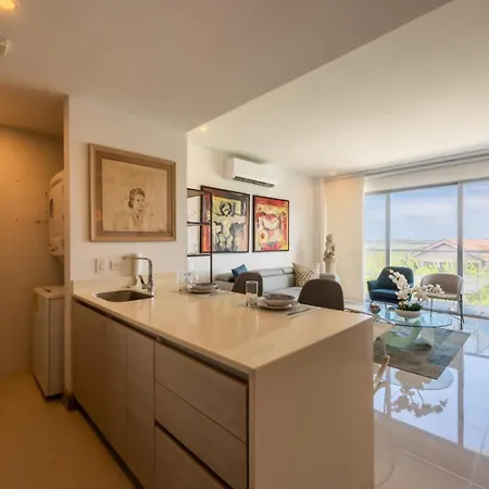 Frente Al Mar, Con Playa Y 4 Piscinas En