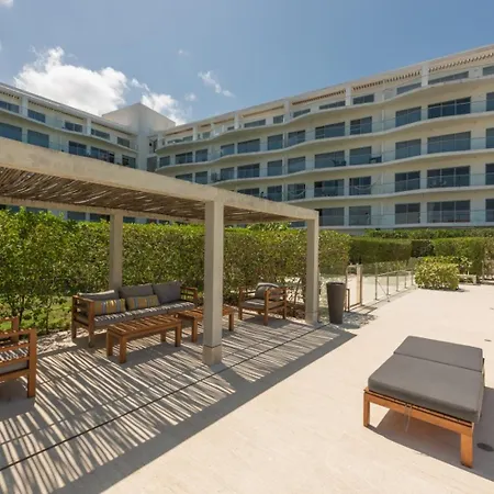 Frente Al Mar, Con Playa Y 4 Piscinas En Apartamento