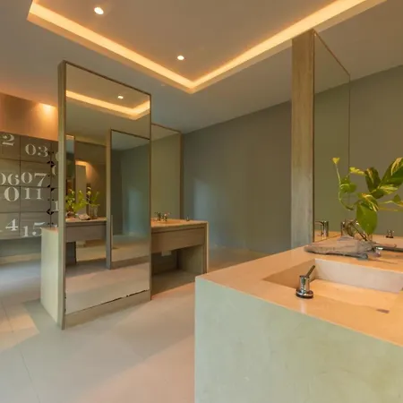 Frente Al Mar, Con Playa Y 4 Piscinas En * Cartagena