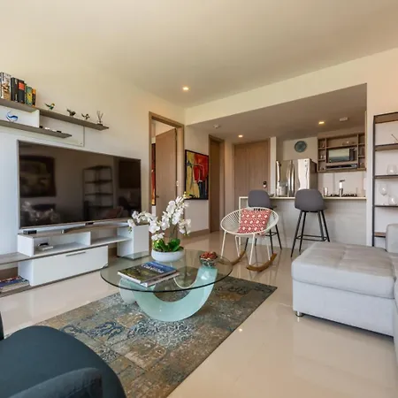 Apartamento Frente Al Mar, Con Playa Y 4 Piscinas En