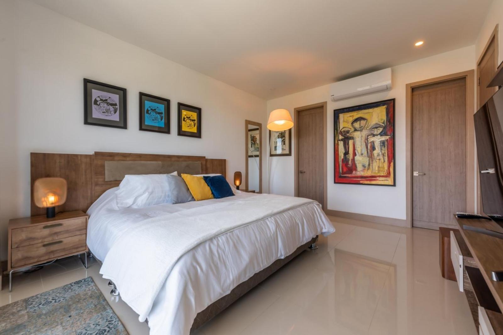 Frente Al Mar, Con Playa Y 4 Piscinas En