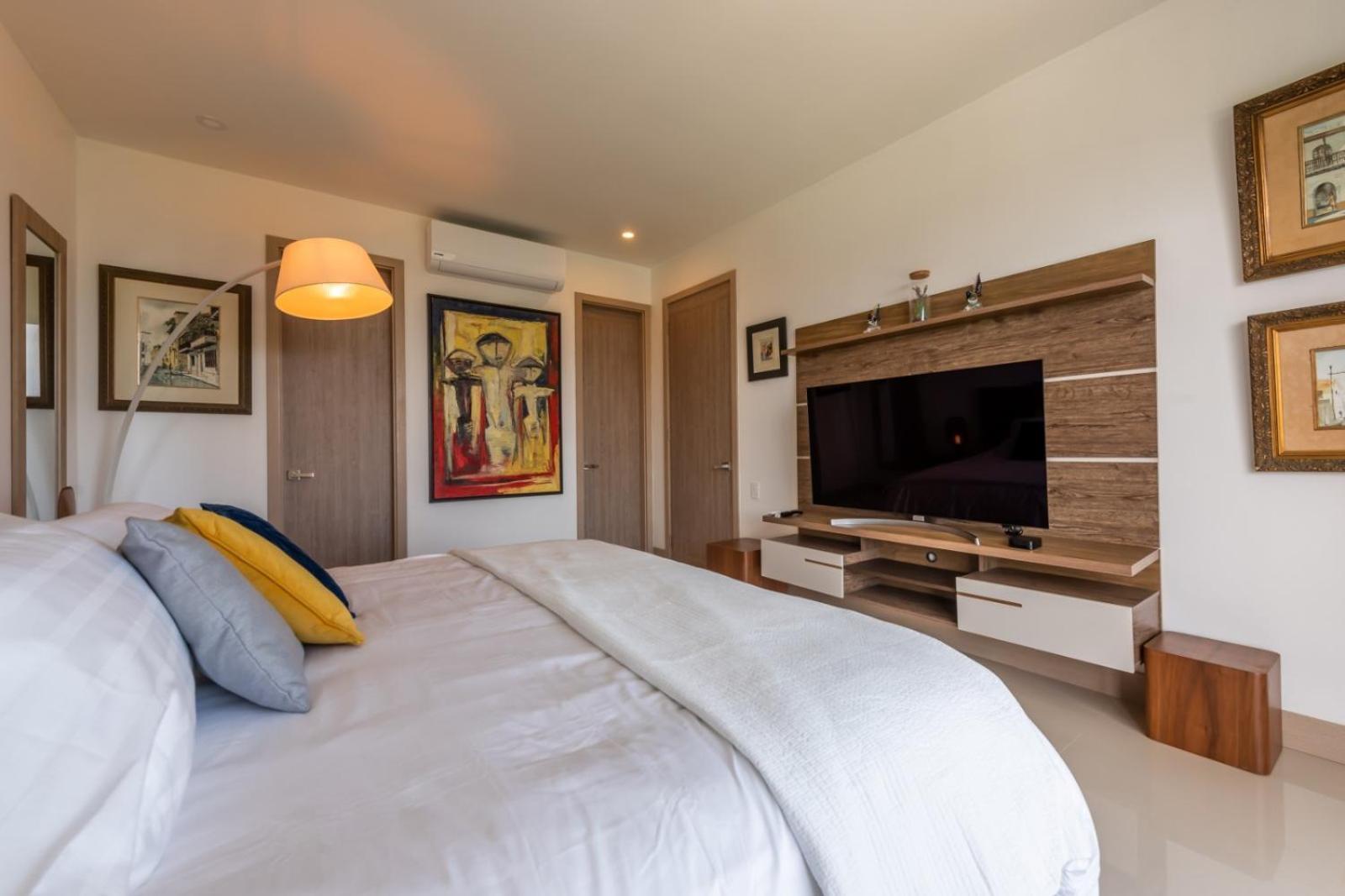 Frente Al Mar, Con Playa Y 4 Piscinas En Apartamento Cartagena