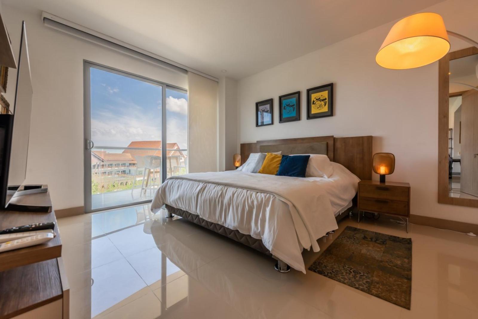 Frente Al Mar, Con Playa Y 4 Piscinas En * Cartagena